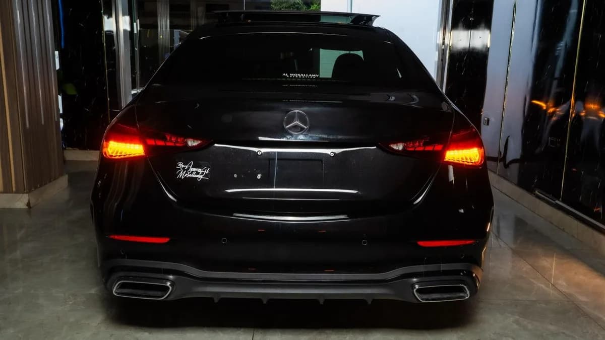 Mercedes C 180 2025 (1)