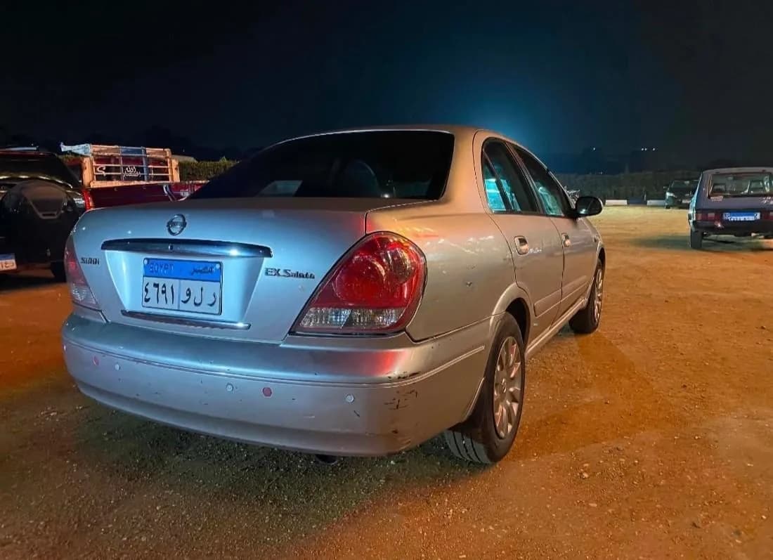 Nissan Sunny 2010 (0)