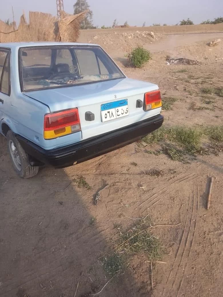 Toyota Corolla 1984 (1)