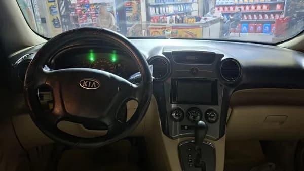 Kia Carens 2011
