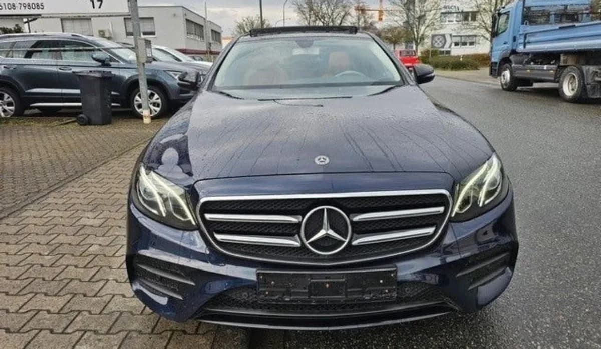 Mercedes E 200 AMG 2020 (0)