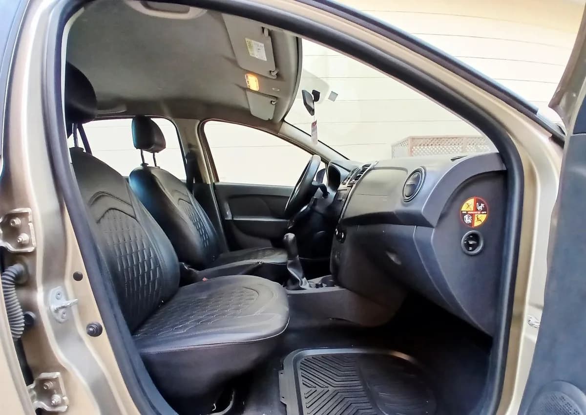 Renault Logan 2021 (10)