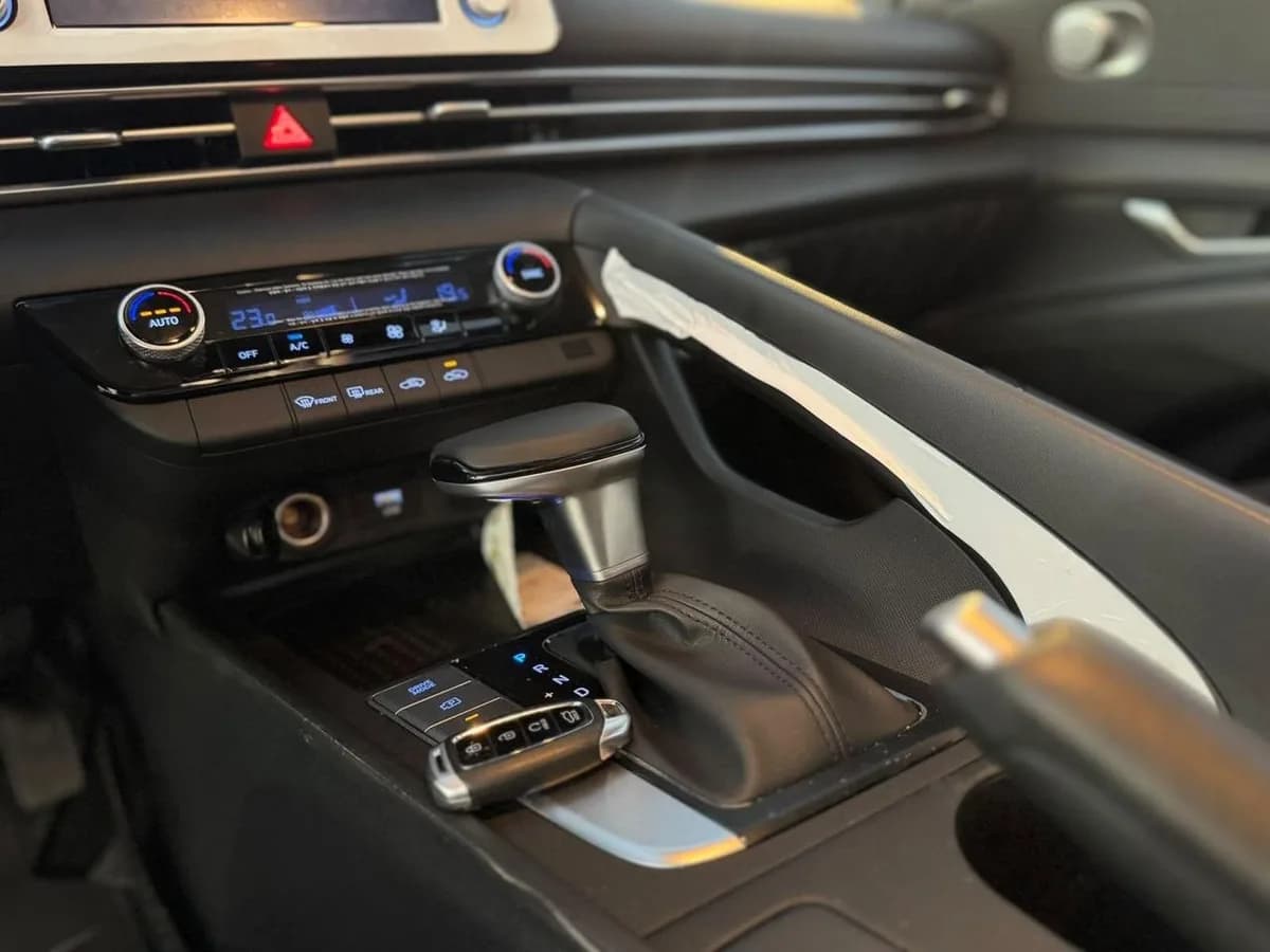 Hyundai Elantra 2021 (7)