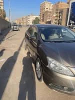 Nissan Sentra 2017 (2)