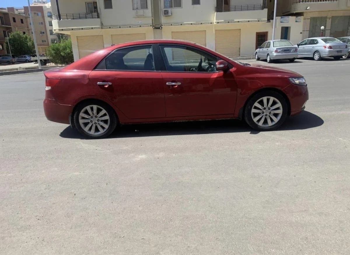 Kia Cerato 2011 (1)