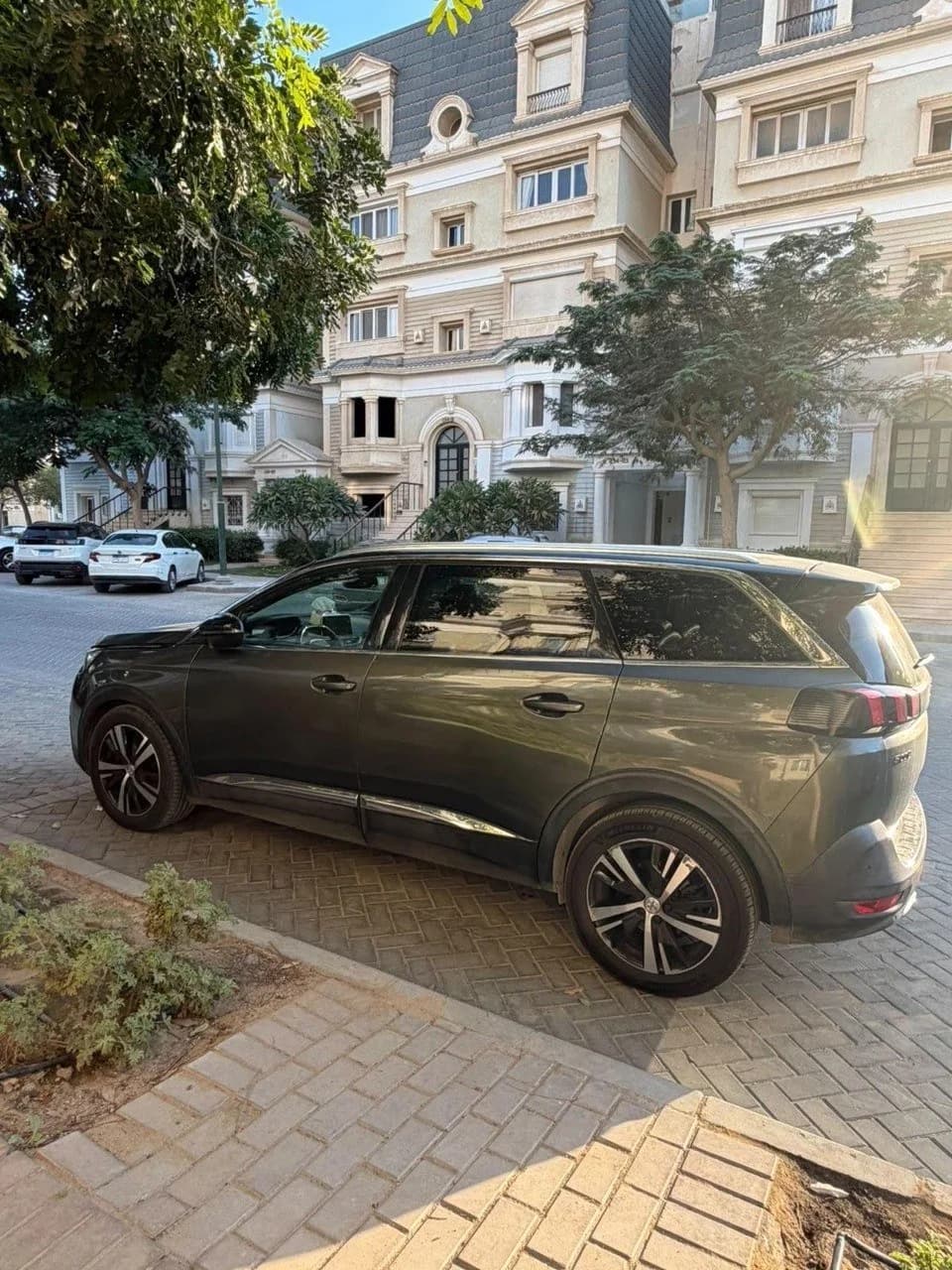 Peugeot 5008 2021 (1)