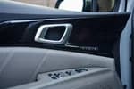 Kia Carnival MPV 2025 (11)