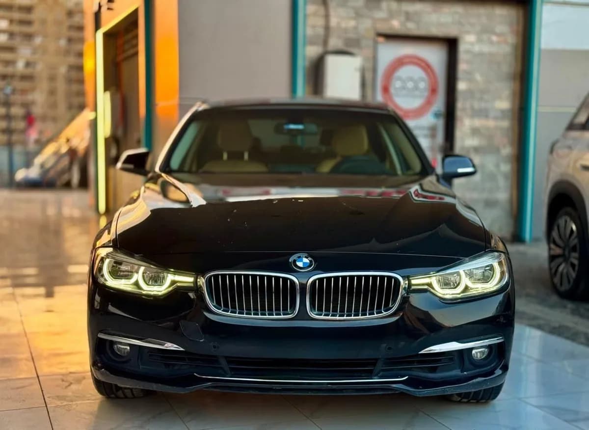 BMW 320i 2018 (0)
