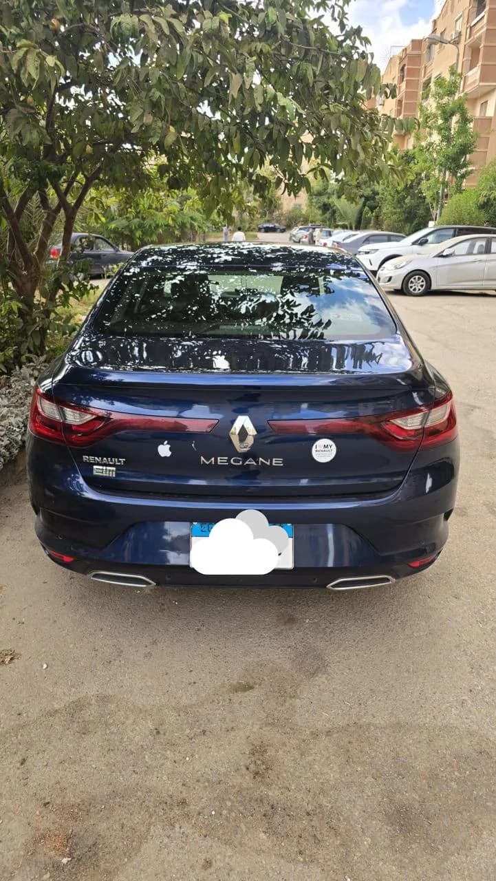 Renault Megane 2022 (1)