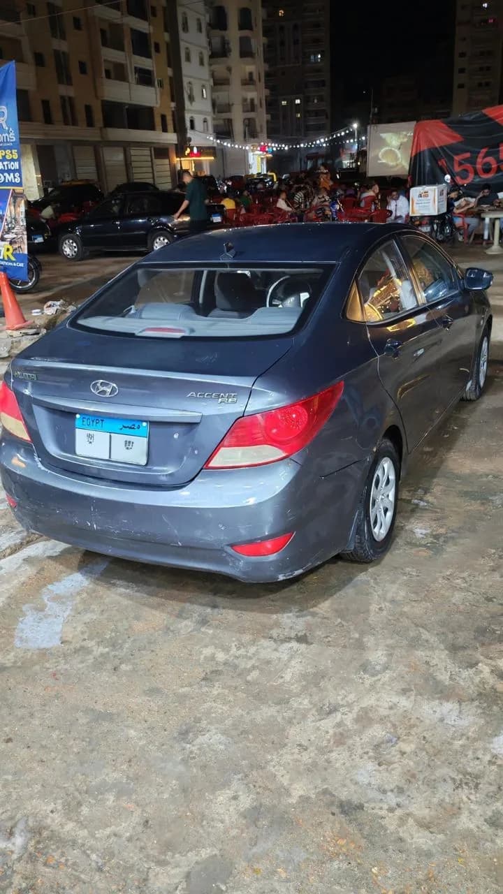 Hyundai Accent RB 2012 (1)