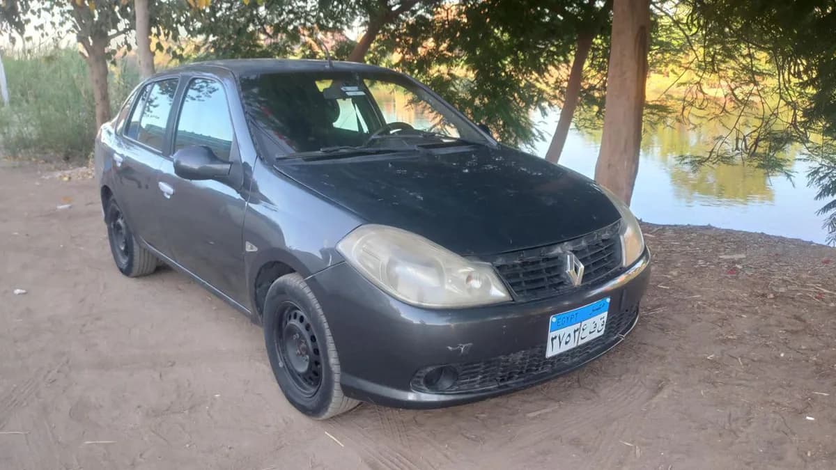 Renault Symbol 2009 (1)