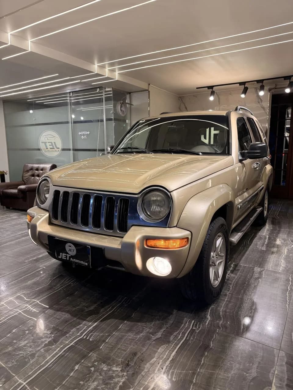 Jeep Liberty 2004 (1)