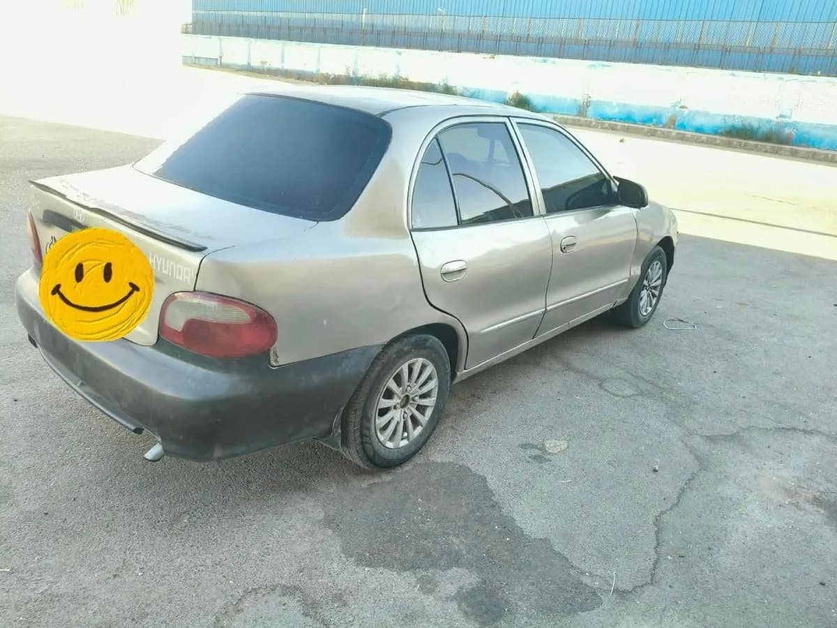 Hyundai Accent 1999 (1)