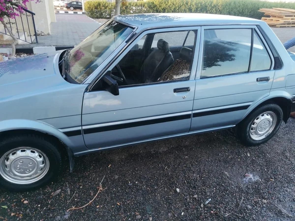 Toyota Corolla 1987 (0)