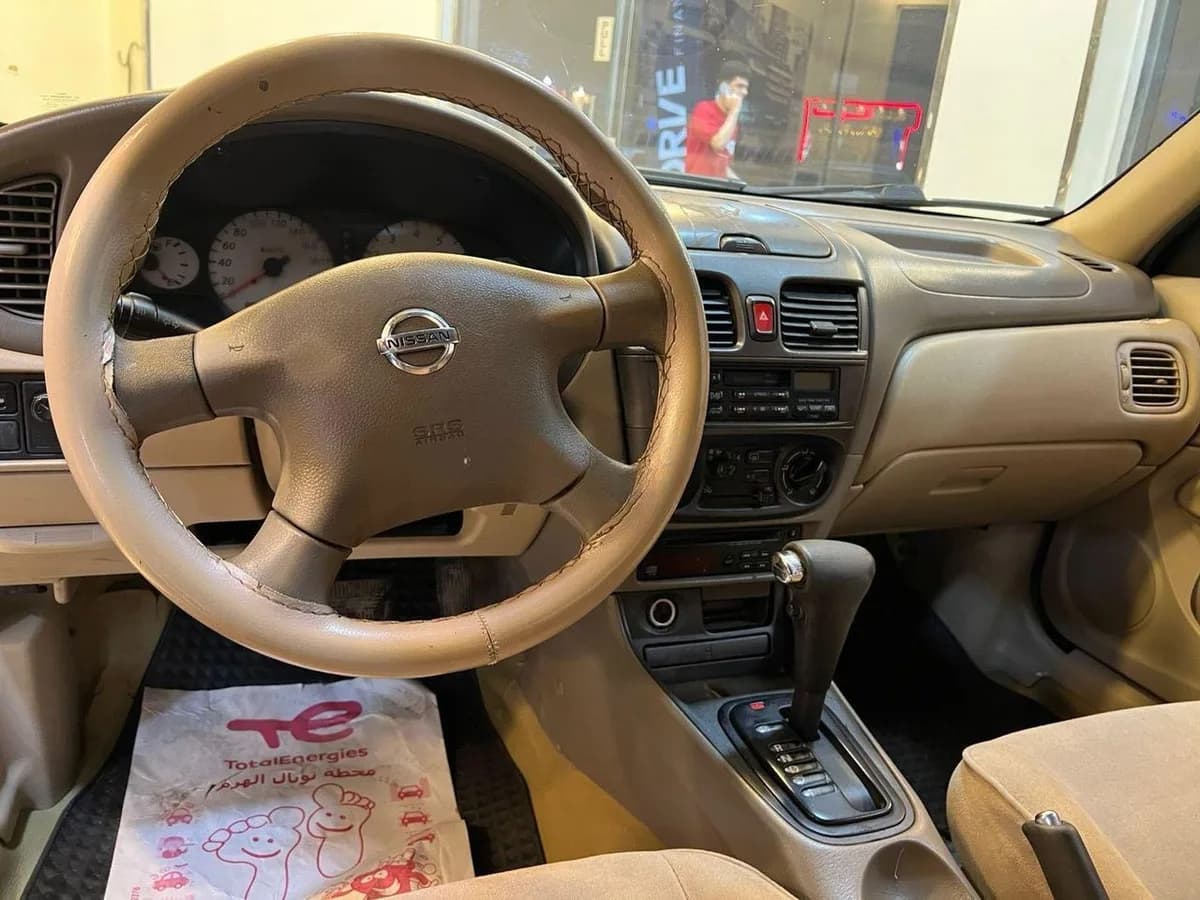 Nissan Sunny 2005 (10)