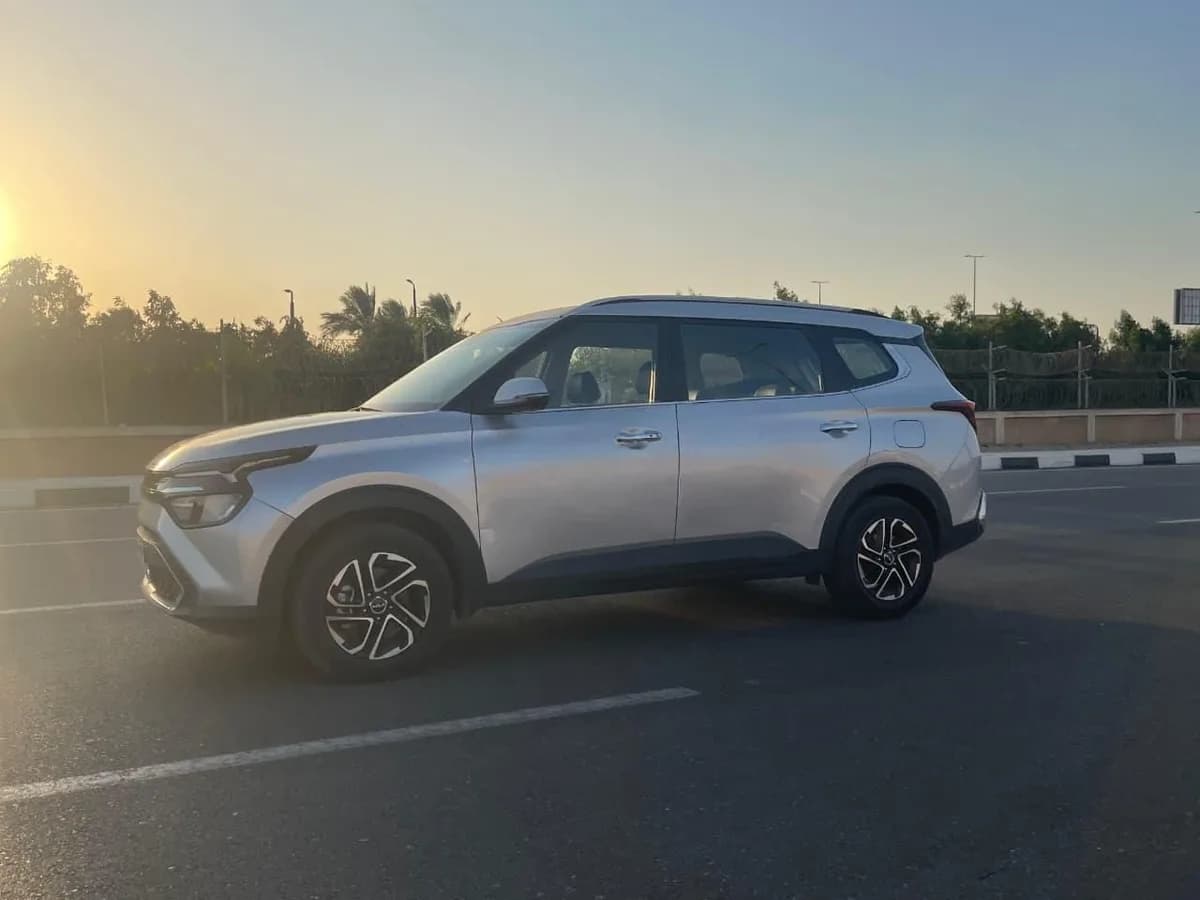 Kia Carens 2024 (1)