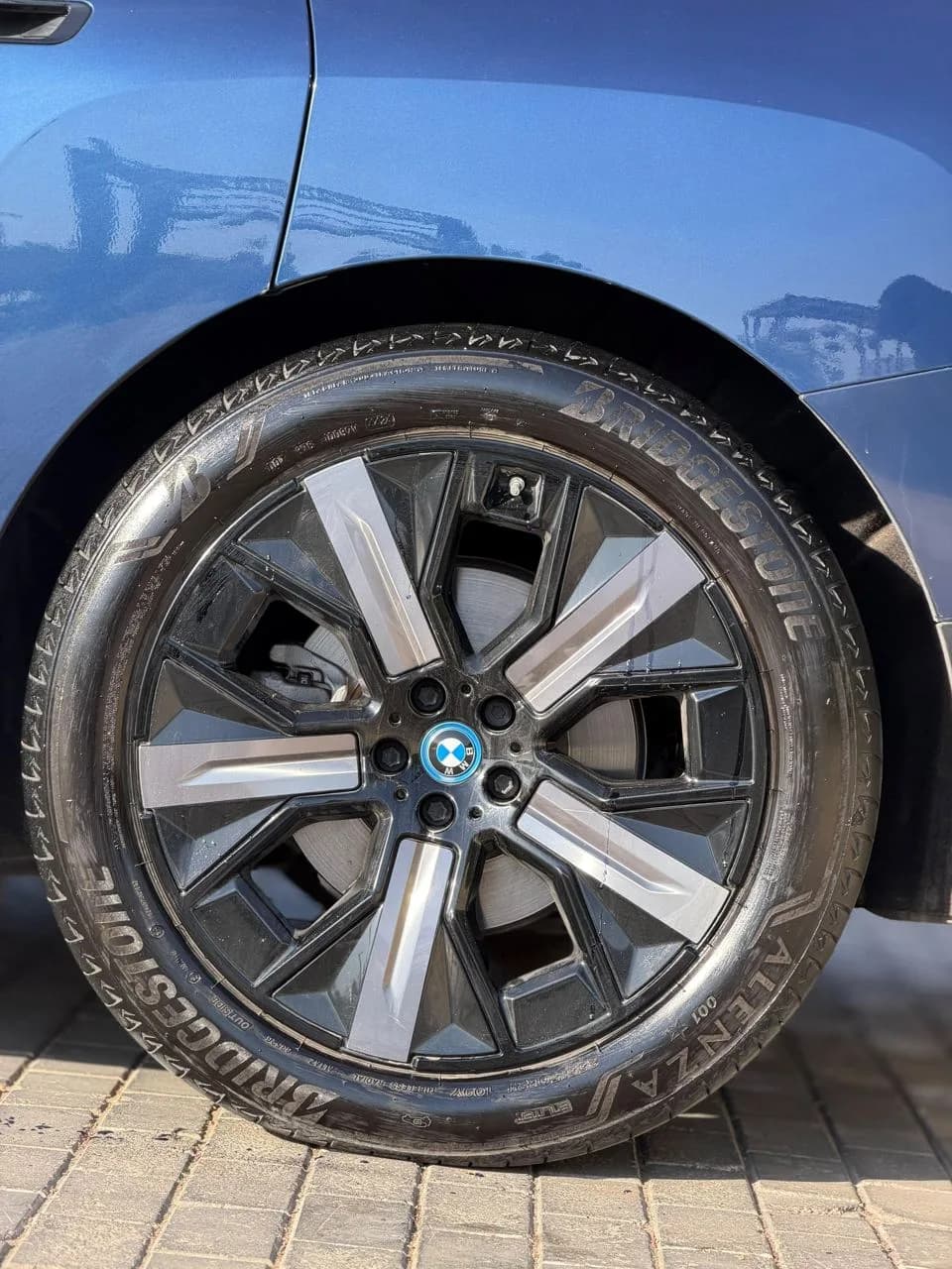 BMW IX50 2023 (1)
