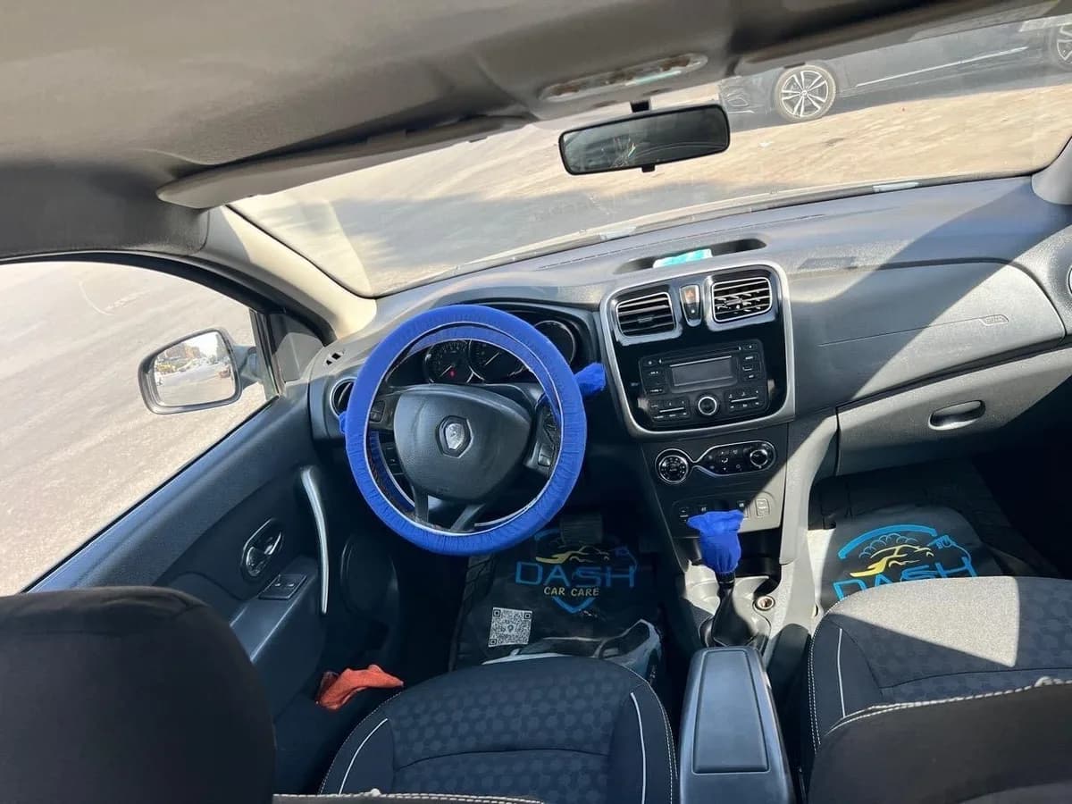 Renault Logan 2016 (1)