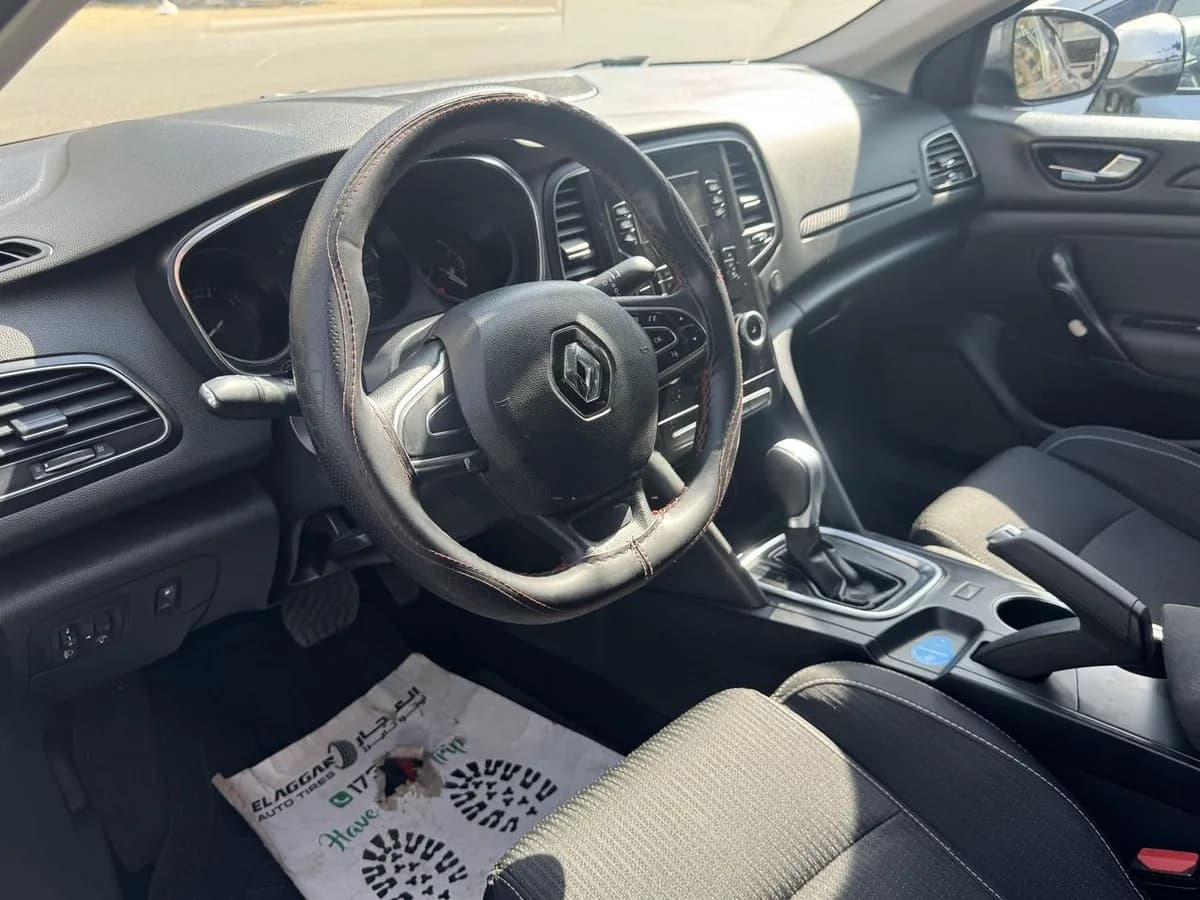 Renault Megane 2021 (1)