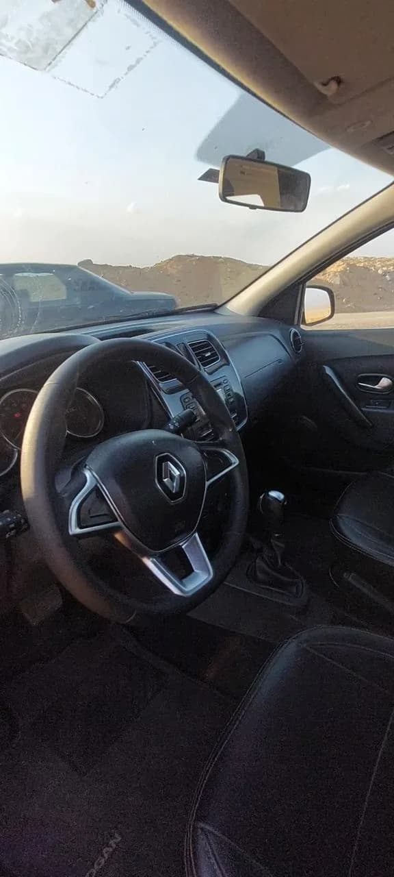 Renault Logan 2021 (1)