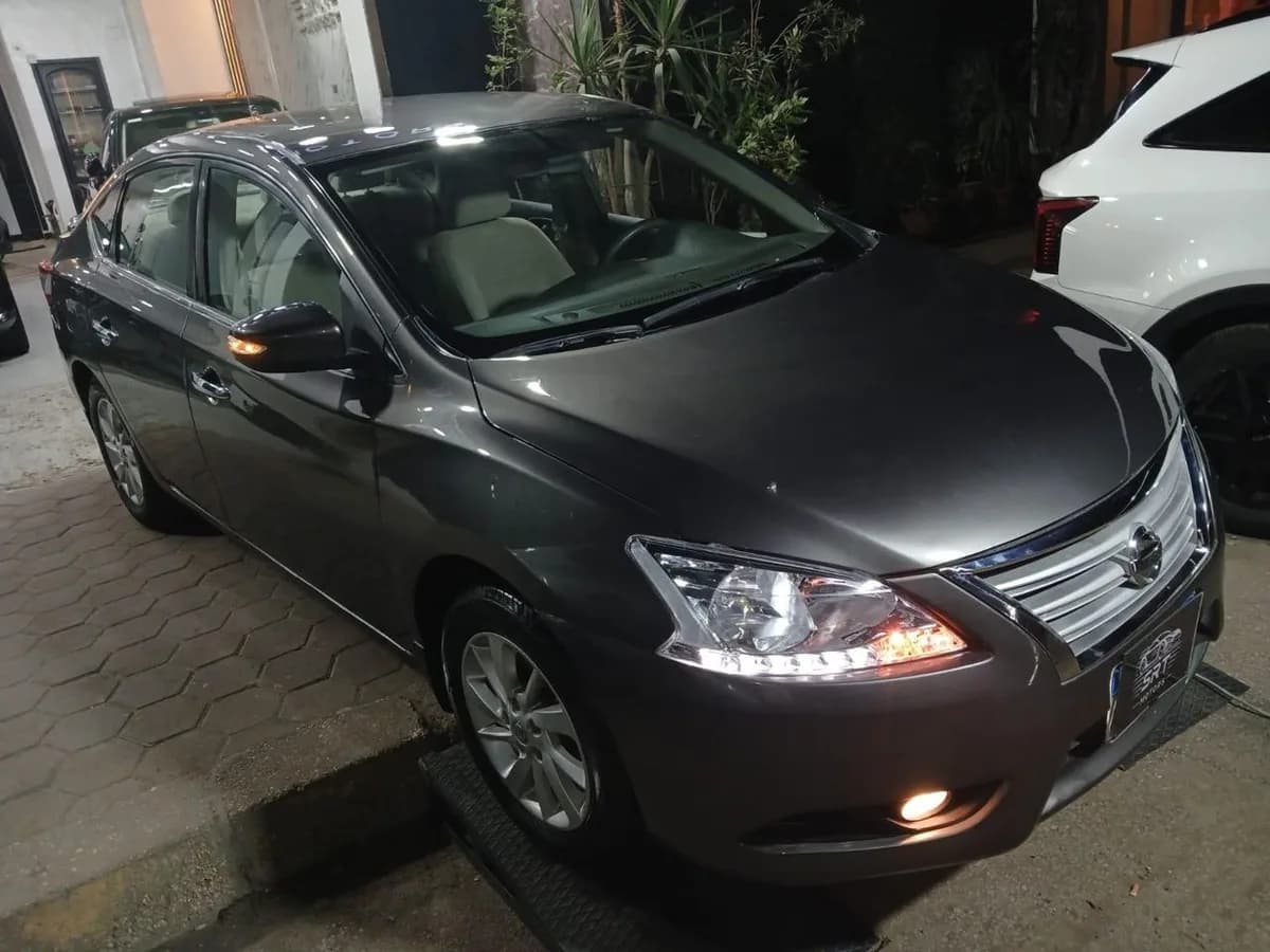 Nissan Sentra 2019 (1)