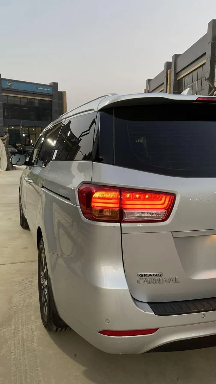 Kia Carnival 2018 (1)