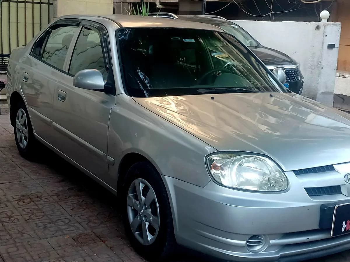 Hyundai Verna 2015 (1)