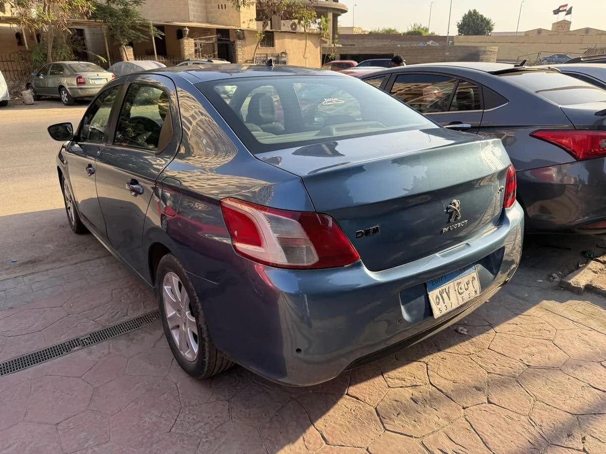 Peugeot 301 2016 (4)