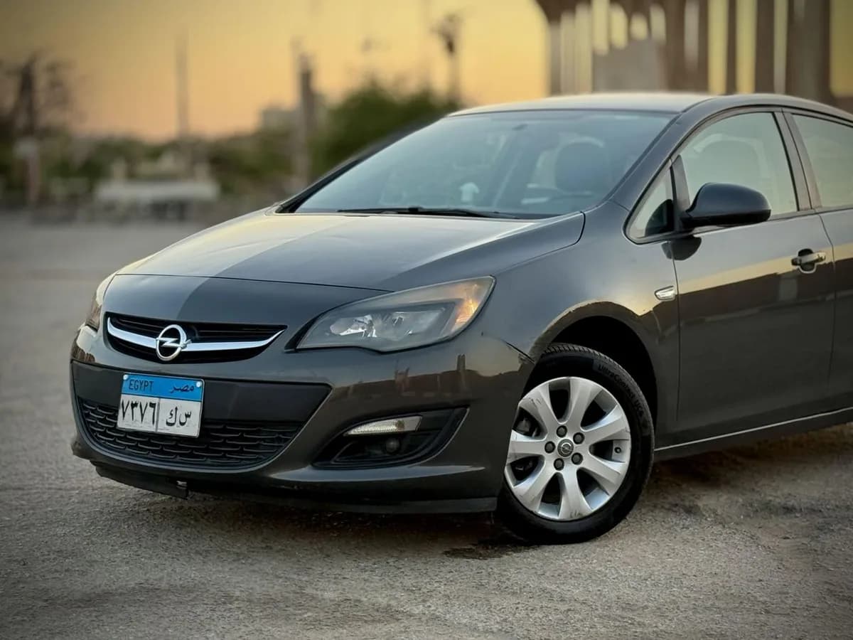 Opel Astra 2016 (1)