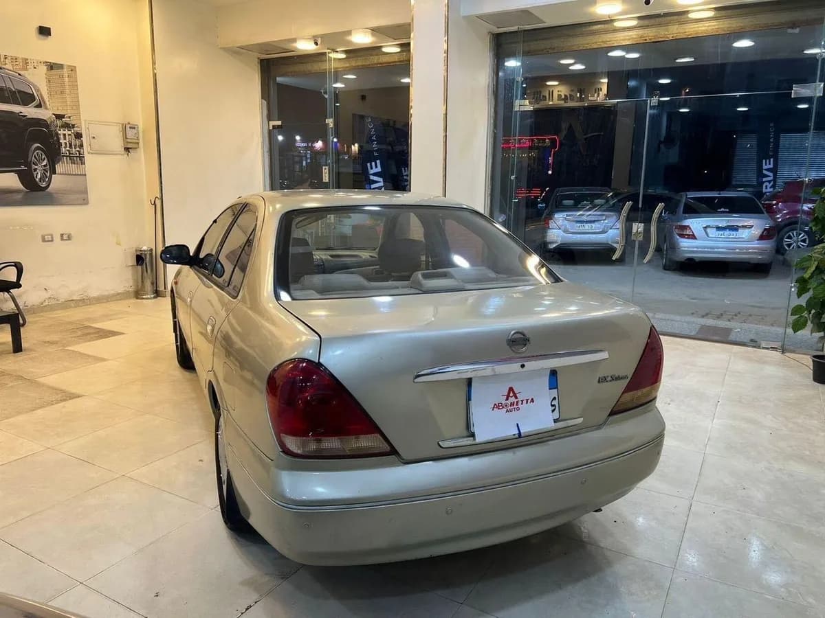 Nissan Sunny 2005 (2)