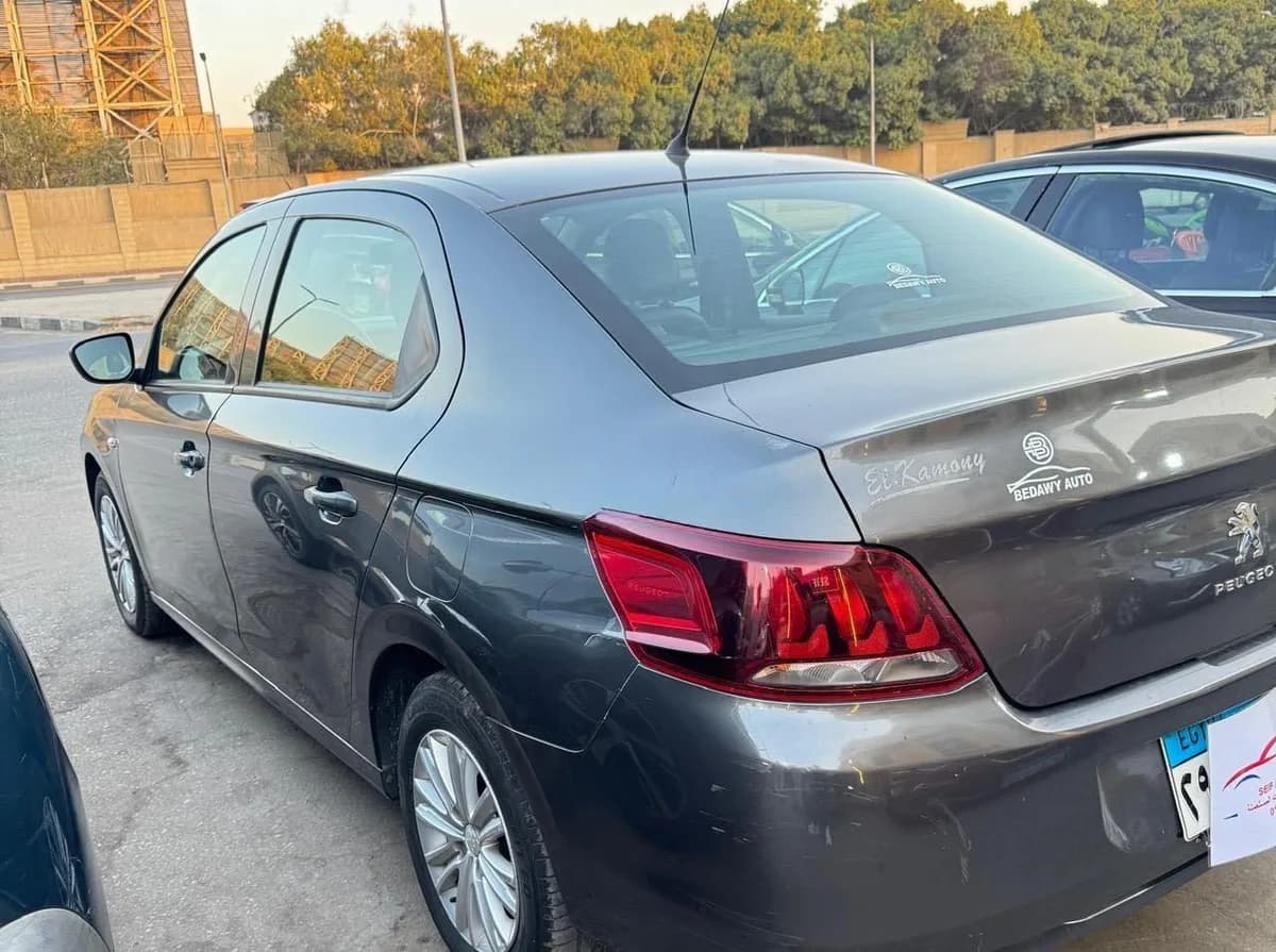 Peugeot 301 2020 (1)
