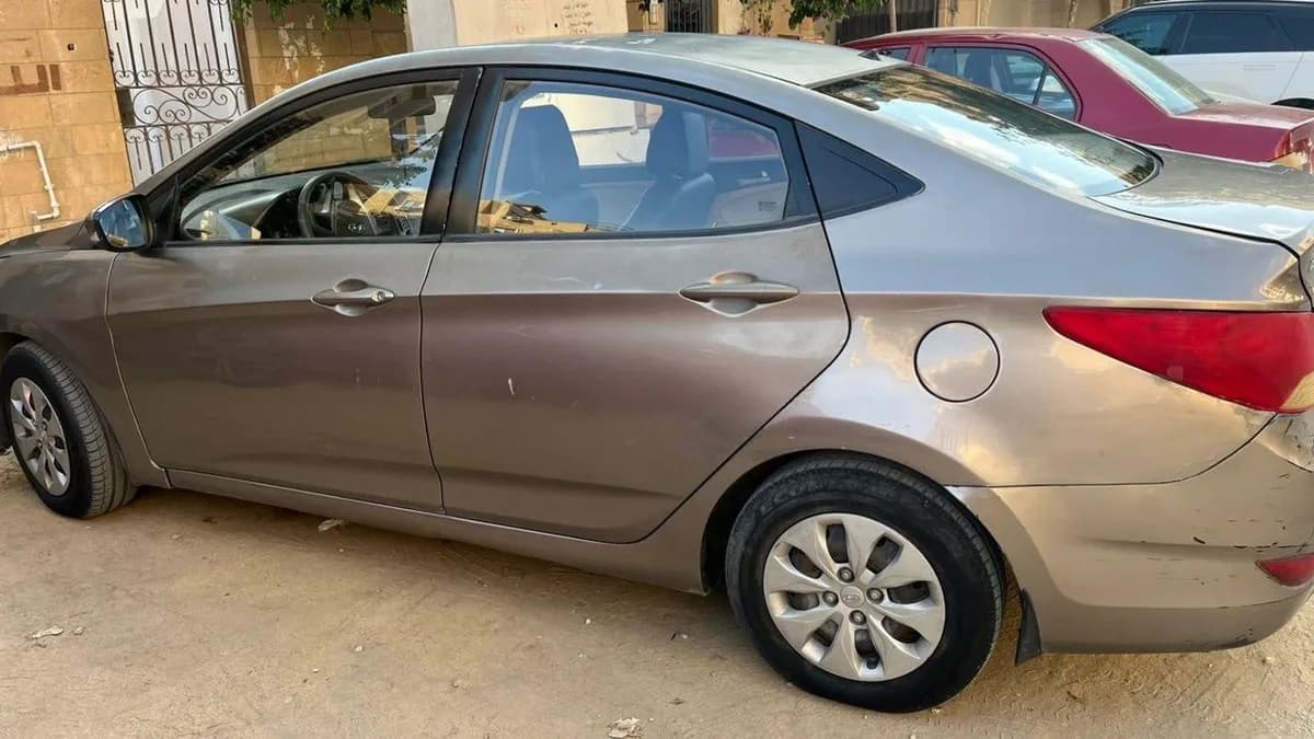 Hyundai Accent RB 2014 (1)