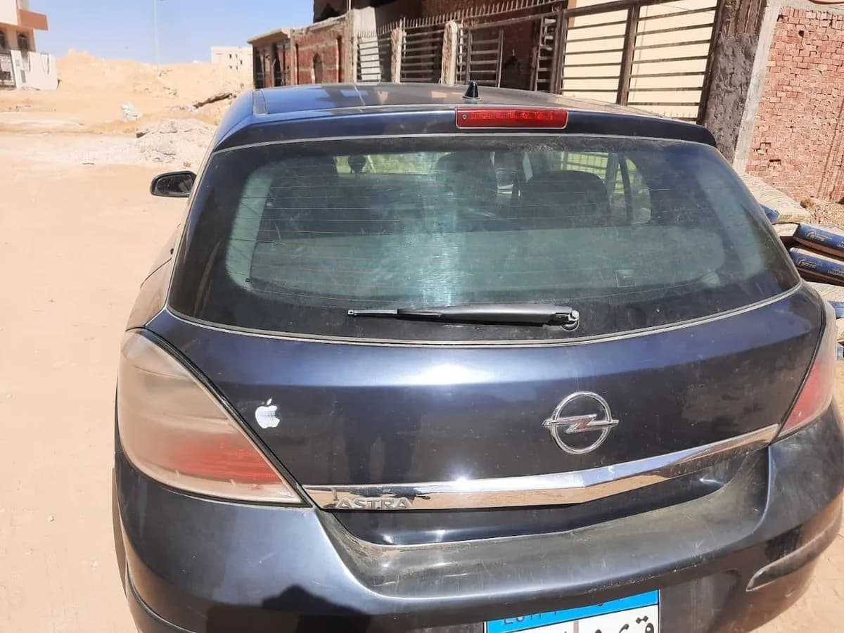 Opel Astra 2010 (1)