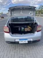 Renault Logan 2016 (8)